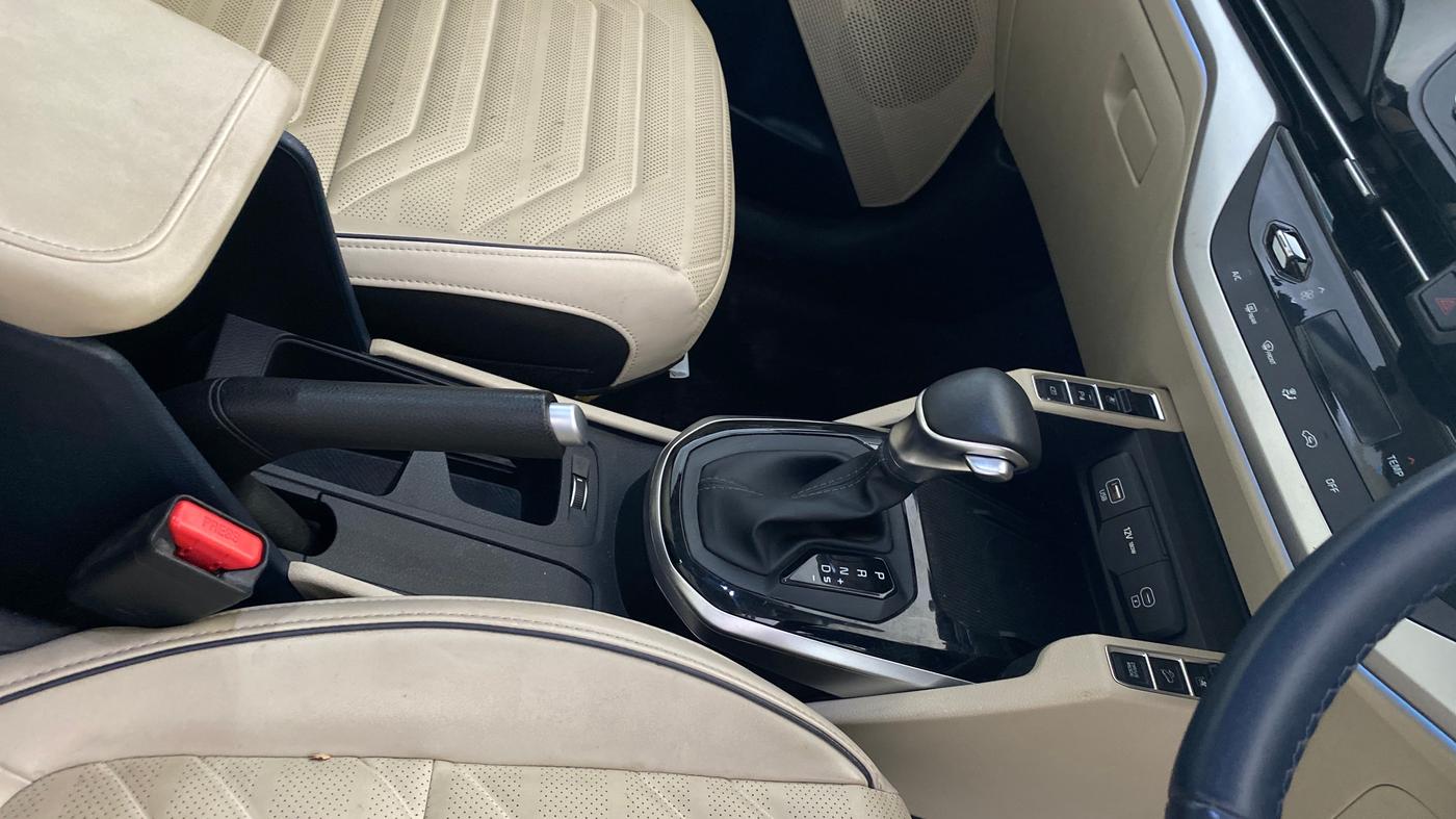 2024 KIA CARENS Luxury Plus 1.5 Turbo Petrol DCT 7 STR, Petrol, Automatic, 5,643 km, Gear Lever