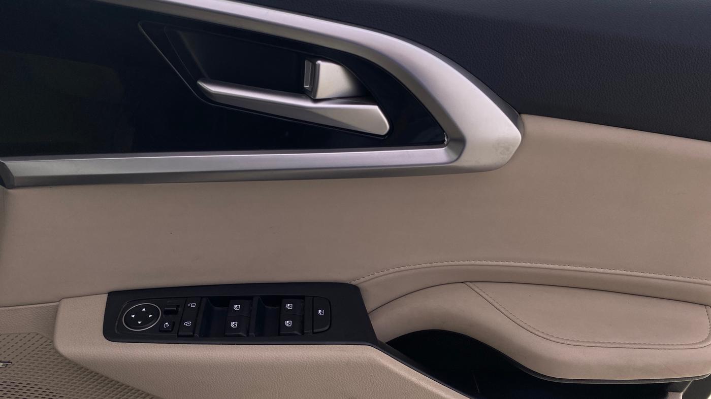 2024 KIA CARENS Luxury Plus 1.5 Turbo Petrol DCT 7 STR, Petrol, Automatic, 5,643 km, Driver Side Door Panels Control