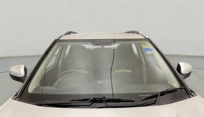 2019 Mahindra XUV300 W6 1.2 PETROL, Petrol, Manual, 26,329 km, Front Windshield