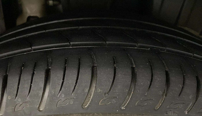 2019 Mahindra XUV300 W6 1.2 PETROL, Petrol, Manual, 26,329 km, Left Rear Tyre Tread