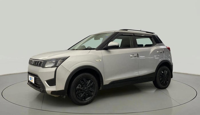 2019 Mahindra XUV300 W6 1.2 PETROL, Petrol, Manual, 26,329 km, Left Front Diagonal