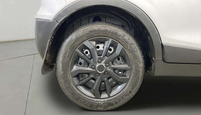 2019 Mahindra XUV300 W6 1.2 PETROL, Petrol, Manual, 26,329 km, Right Rear Wheel