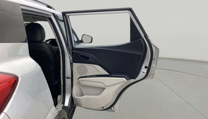 2019 Mahindra XUV300 W6 1.2 PETROL, Petrol, Manual, 26,329 km, RHS Rear Door