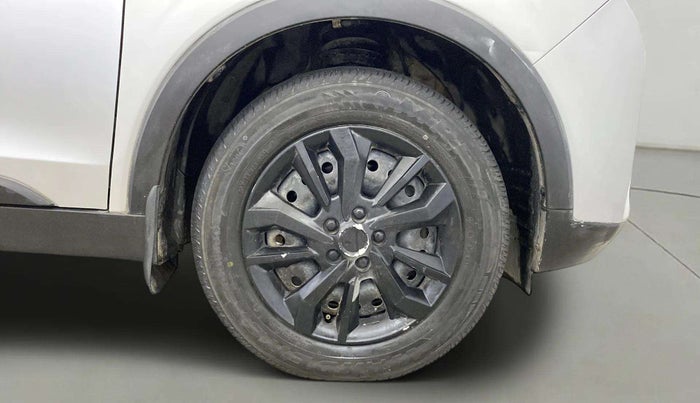 2019 Mahindra XUV300 W6 1.2 PETROL, Petrol, Manual, 26,329 km, Right Front Wheel