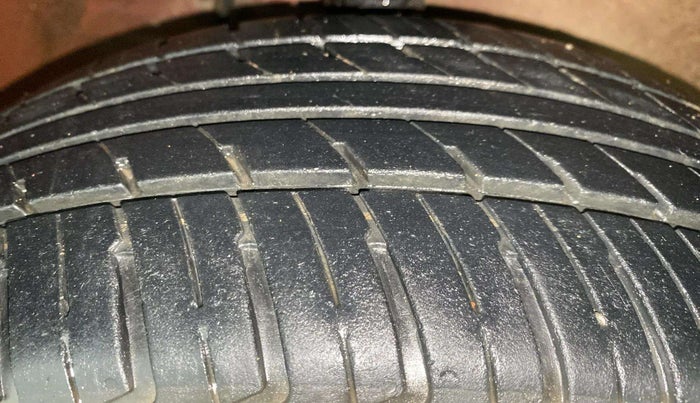 2015 Maruti Alto K10 VXI, Petrol, Manual, 1,13,381 km, Right Front Tyre Tread