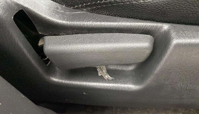 2015 Maruti Alto K10 VXI, Petrol, Manual, 1,13,381 km, Driver Side Adjustment Panel