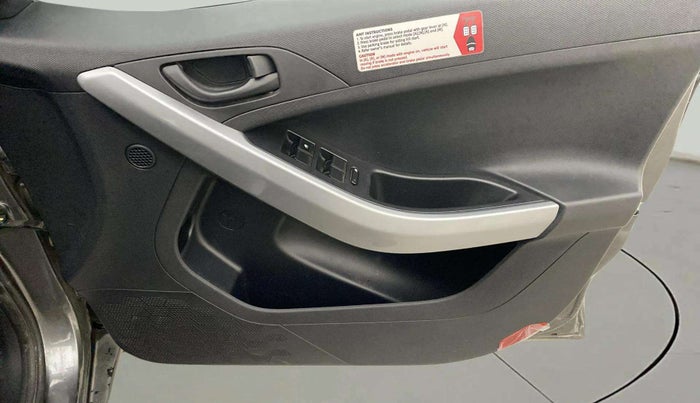 2021 Tata NEXON XMA SUNROOF PETROL, Petrol, Automatic, 20,115 km, Driver Side Door Panels Control