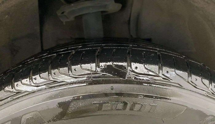 2021 Tata NEXON XMA SUNROOF PETROL, Petrol, Automatic, 20,115 km, Right Front Tyre Tread