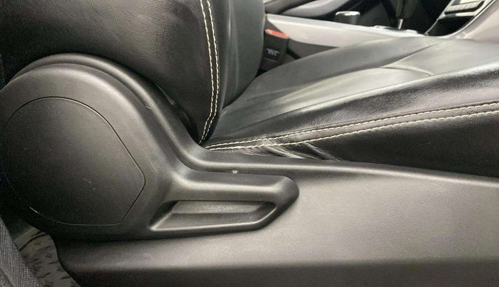 2021 Tata NEXON XMA SUNROOF PETROL, Petrol, Automatic, 20,115 km, Driver Side Adjustment Panel