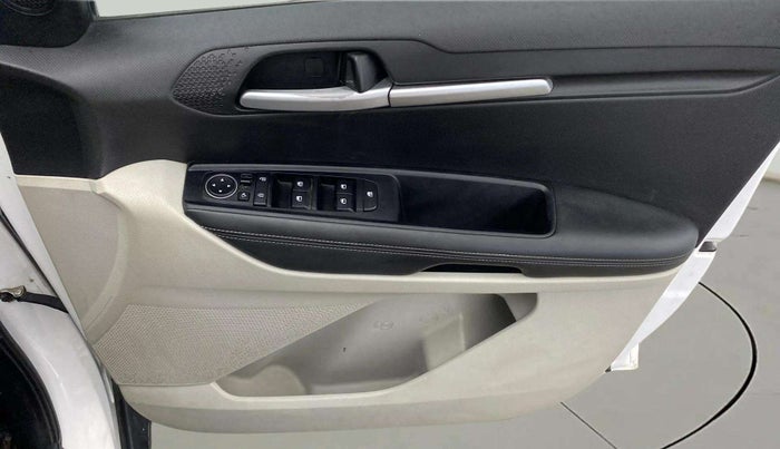 2021 KIA SONET HTX 1.0 IMT, Petrol, Manual, 54,681 km, Driver Side Door Panels Control