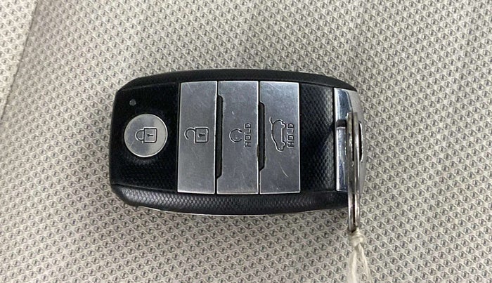 2021 KIA SONET HTX 1.0 IMT, Petrol, Manual, 54,681 km, Key Close Up