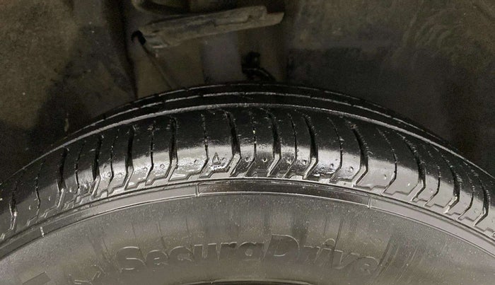 2023 Tata PUNCH ADVENTURE MT, Petrol, Manual, 34,437 km, Right Front Tyre Tread