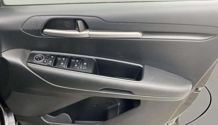 2024 KIA SONET HTK PLUS 1.2 PETROL MT, Petrol, Manual, 10,239 km, Driver Side Door Panels Control