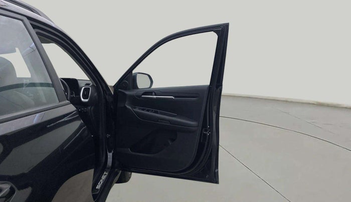 2024 KIA SONET HTK PLUS 1.2 PETROL MT, Petrol, Manual, 10,239 km, RHS Front Door
