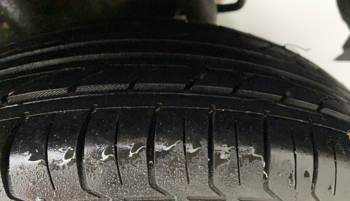2014 Maruti Celerio VXI AMT, Petrol, Automatic, 60,395 km, Left Rear Tyre Tread