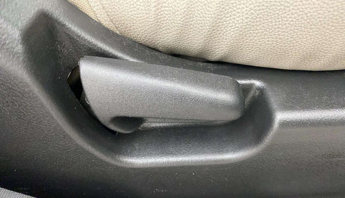 2017 Maruti Wagon R 1.0 VXI OPT, Petrol, Manual, 61,371 km, Driver Side Adjustment Panel