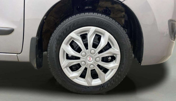 2017 Maruti Wagon R 1.0 VXI OPT, Petrol, Manual, 61,371 km, Right Front Wheel
