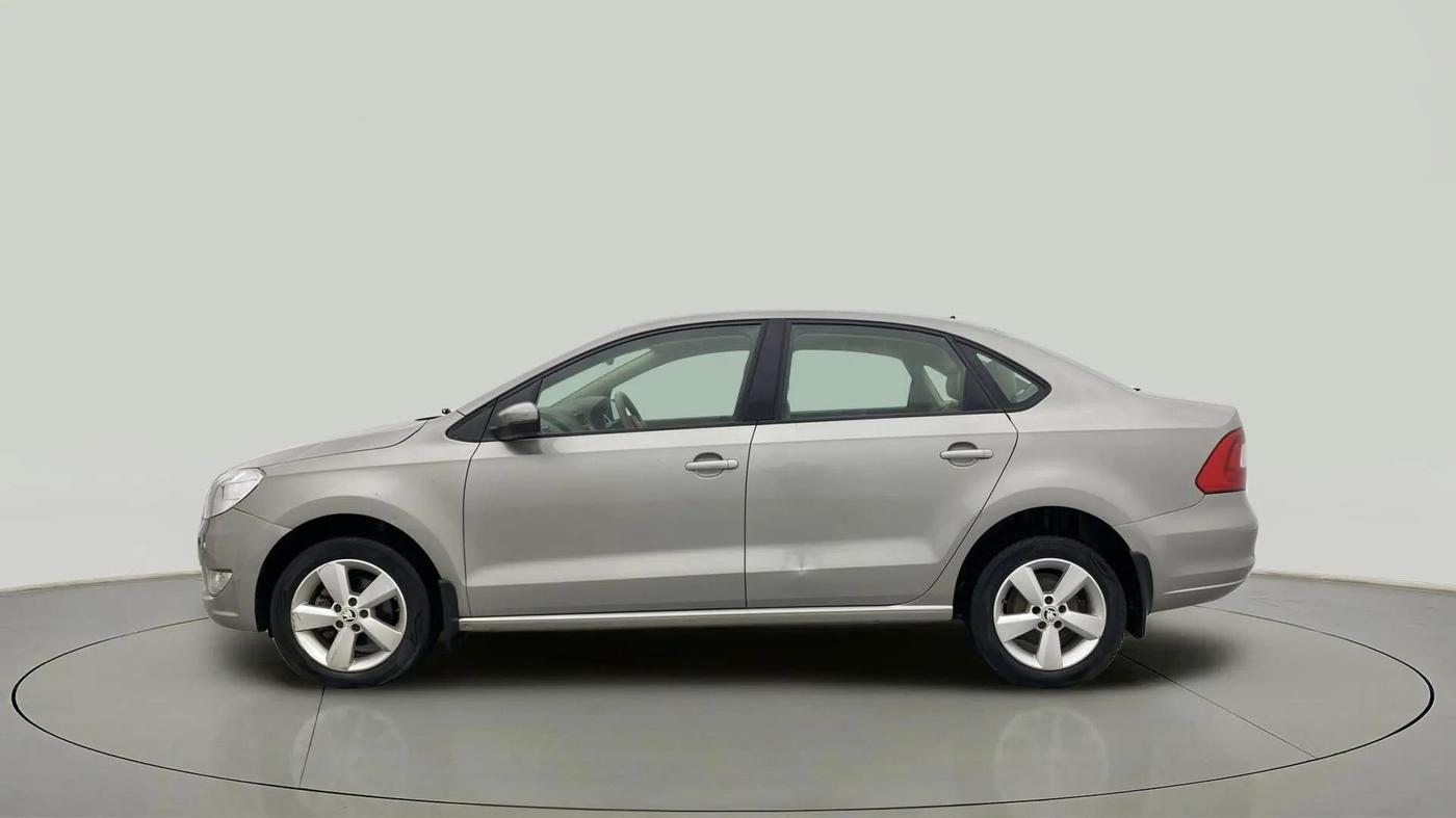 2016 Skoda Rapid AMBITION 1.6 MPI MT, Petrol, Manual, 20,031 km, Left Side