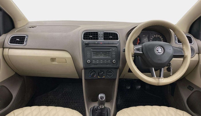 2016 Skoda Rapid AMBITION 1.6 MPI MT, Petrol, Manual, 19,840 km, Dashboard