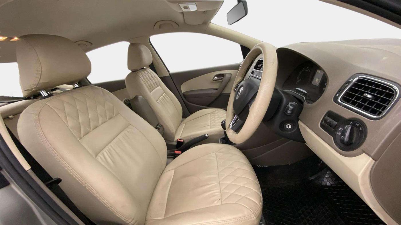 2016 Skoda Rapid AMBITION 1.6 MPI MT, Petrol, Manual, 20,031 km, Right Side Front Door Cabin