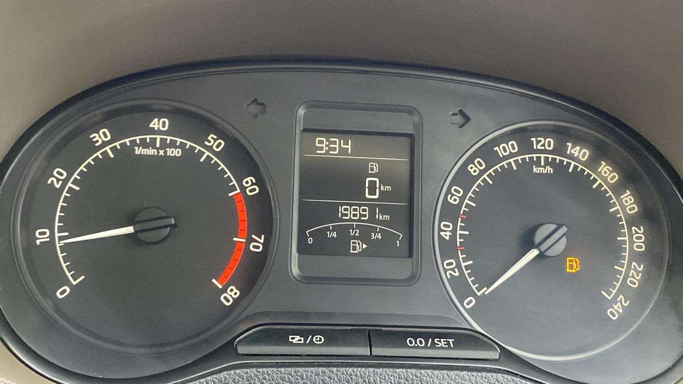2016 Skoda Rapid AMBITION 1.6 MPI MT, Petrol, Manual, 20,031 km, Odometer Image