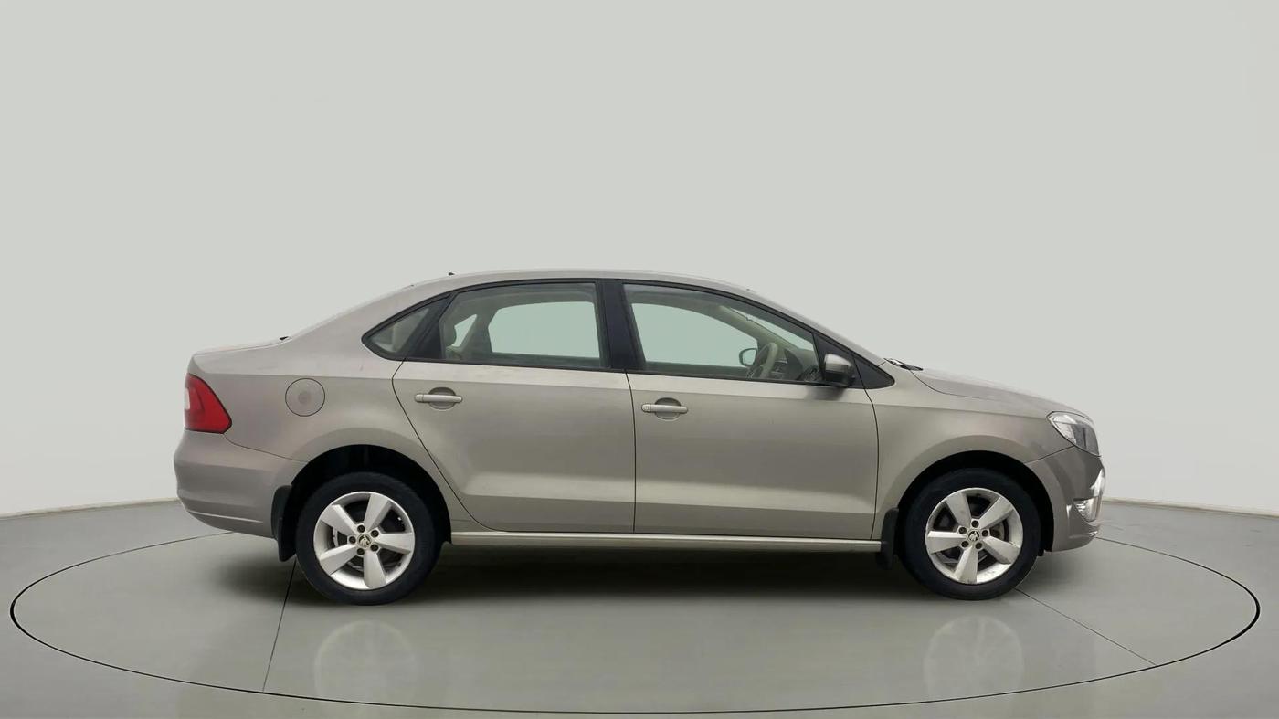 2016 Skoda Rapid AMBITION 1.6 MPI MT, Petrol, Manual, 20,031 km, Right Side View