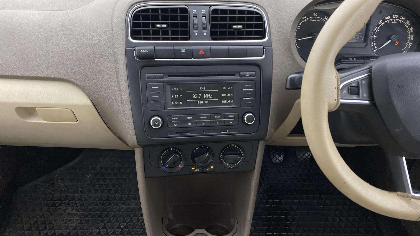 2016 Skoda Rapid AMBITION 1.6 MPI MT, Petrol, Manual, 20,031 km, Air Conditioner