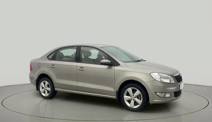 2016 Skoda Rapid AMBITION 1.6 MPI MT, Petrol, Manual, 19,840 km, Right Front Diagonal
