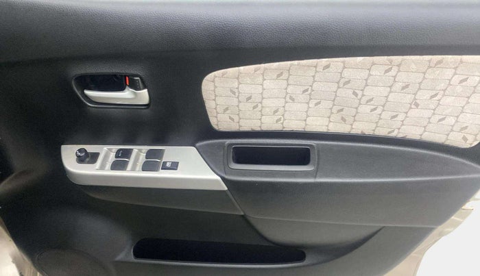 2016 Maruti Wagon R 1.0 VXI, Petrol, Manual, 12,276 km, Driver Side Door Panels Control