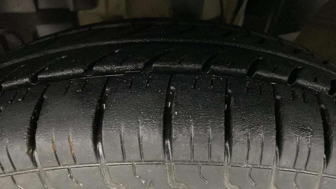 2019 Renault TRIBER RXZ, Petrol, Manual, 51,397 km, Left Front Tyre Tread