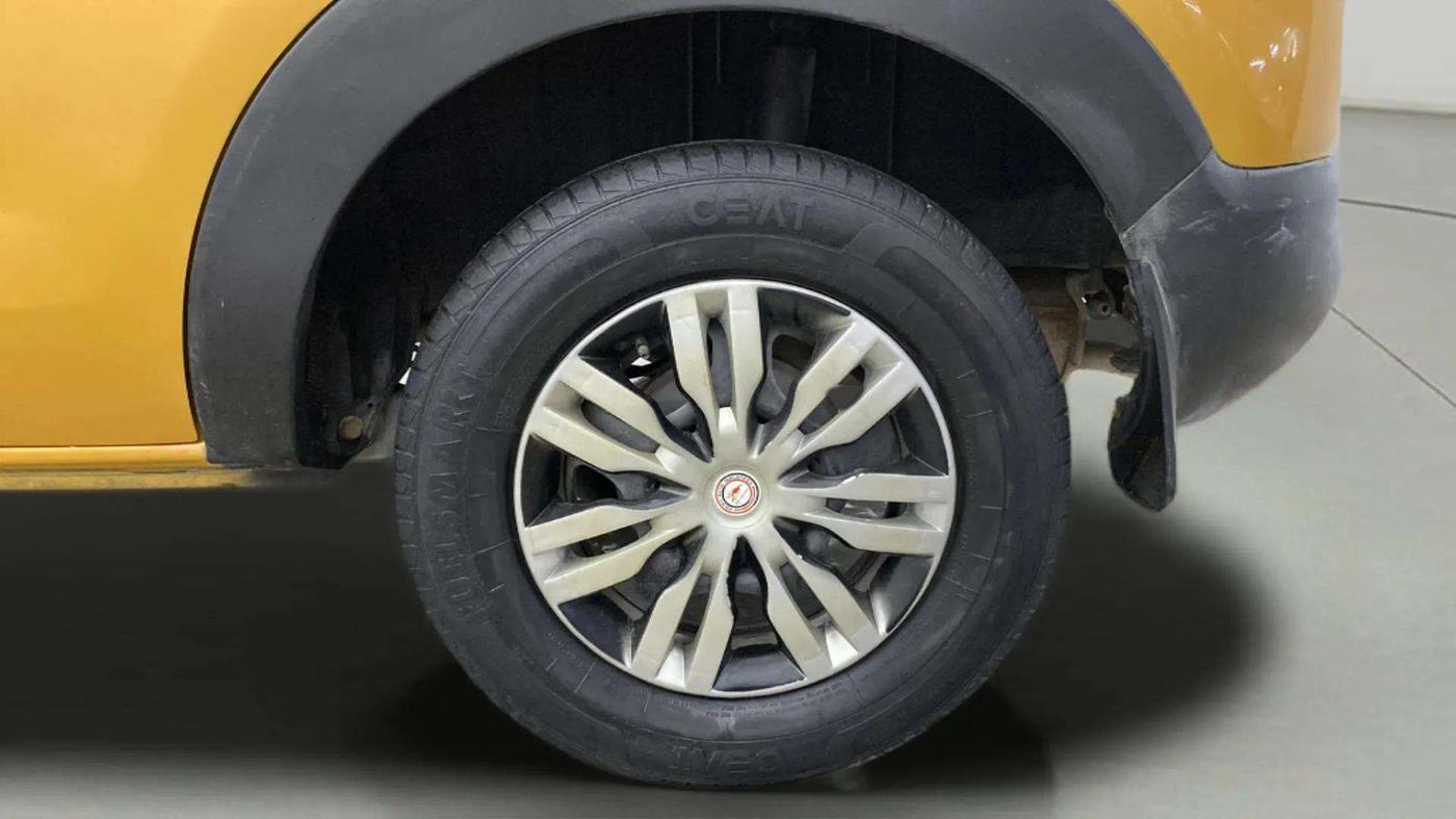 2019 Renault TRIBER RXZ, Petrol, Manual, 51,397 km, Left Rear Wheel