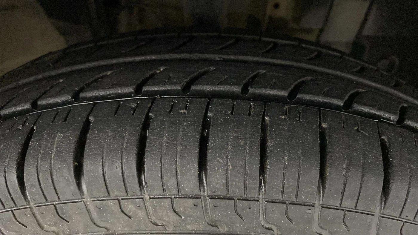 2019 Renault TRIBER RXZ, Petrol, Manual, 51,397 km, Right Front Tyre Tread