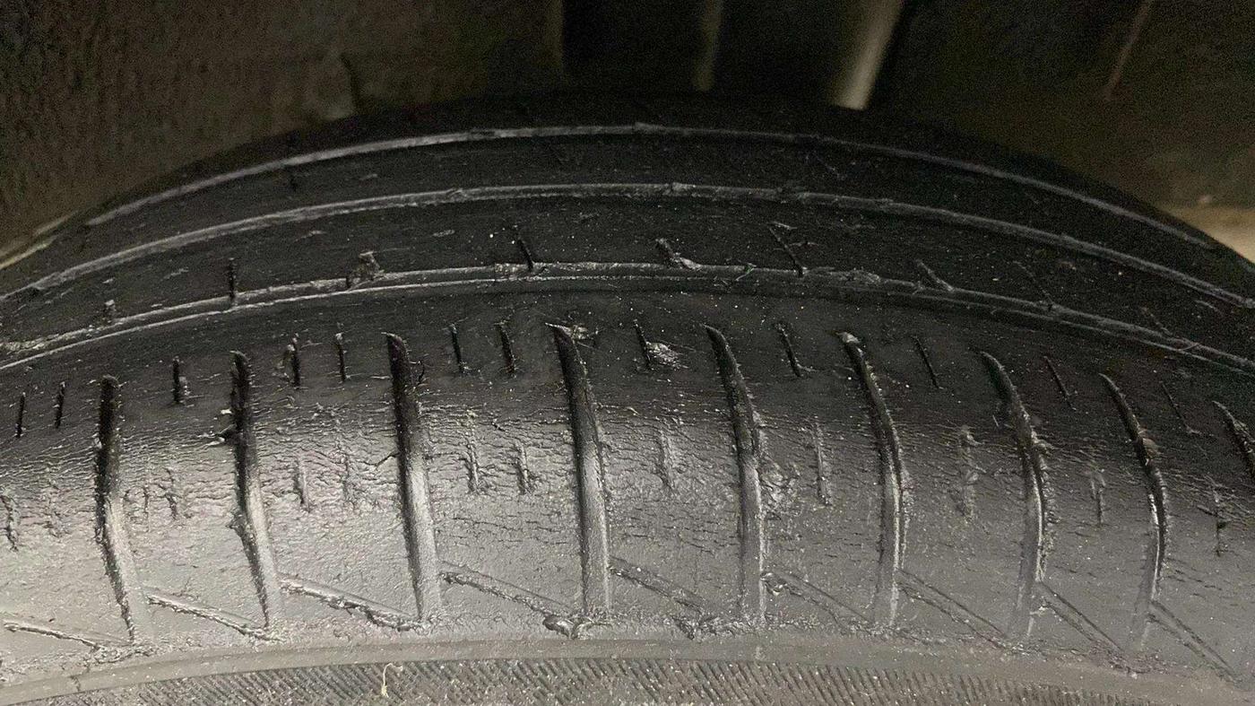 2019 Renault TRIBER RXZ, Petrol, Manual, 51,397 km, Left Rear Tyre Tread