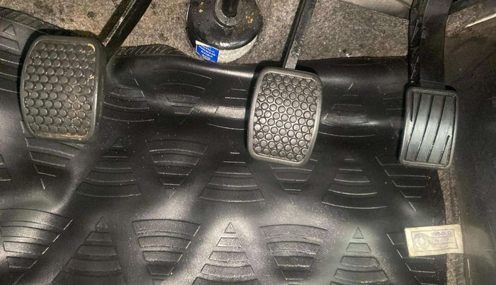 2019 Maruti Eeco 5 STR WITH A/C+HTR, Petrol, Manual, 29,033 km, Pedals