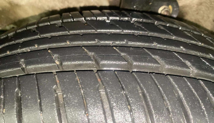 2013 Maruti A Star VXI (ABS) AT, Petrol, Automatic, 49,209 km, Left Front Tyre Tread
