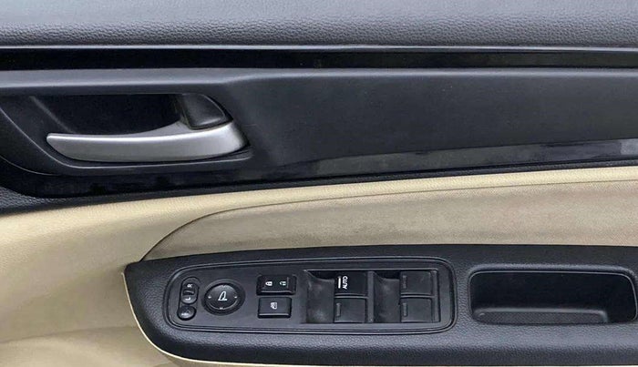 2021 Honda Amaze 1.2L I-VTEC S, Petrol, Manual, 46,369 km, Driver Side Door Panels Control