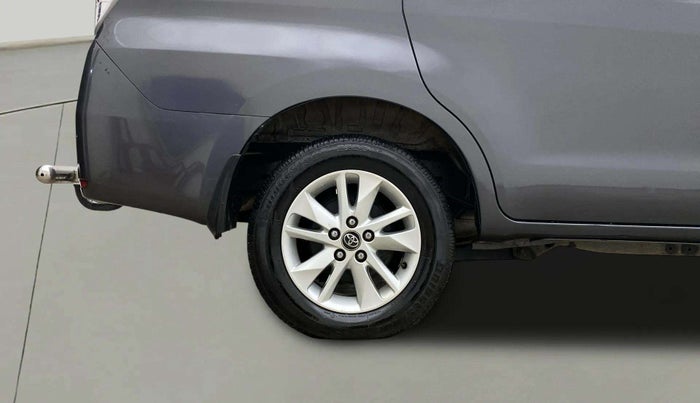 2016 Toyota Innova Crysta 2.8 GX AT 7 STR, Diesel, Automatic, 67,922 km, Right Rear Wheel