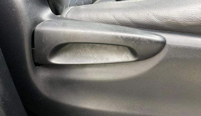 2016 Toyota Innova Crysta 2.8 GX AT 7 STR, Diesel, Automatic, 67,922 km, Driver Side Adjustment Panel