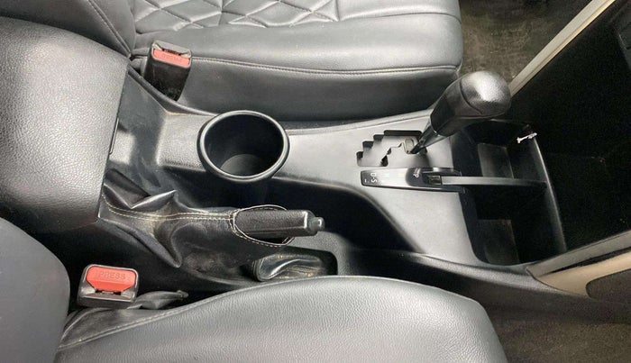 2016 Toyota Innova Crysta 2.8 GX AT 7 STR, Diesel, Automatic, 67,922 km, Gear Lever