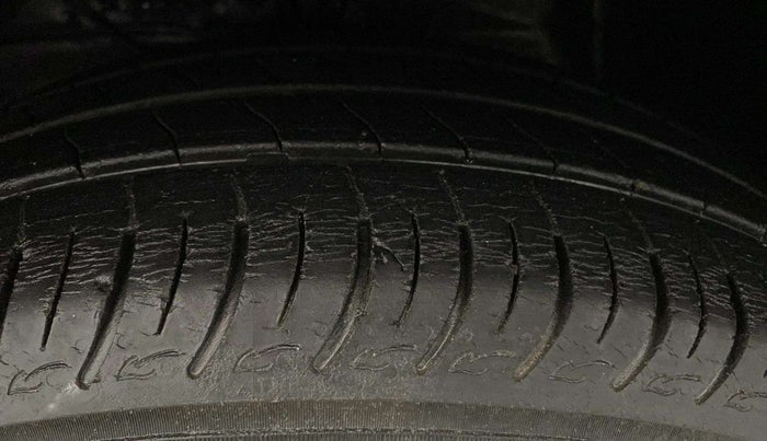 2019 Maruti Baleno DELTA PETROL 1.2, Petrol, Manual, 21,360 km, Left Front Tyre Tread