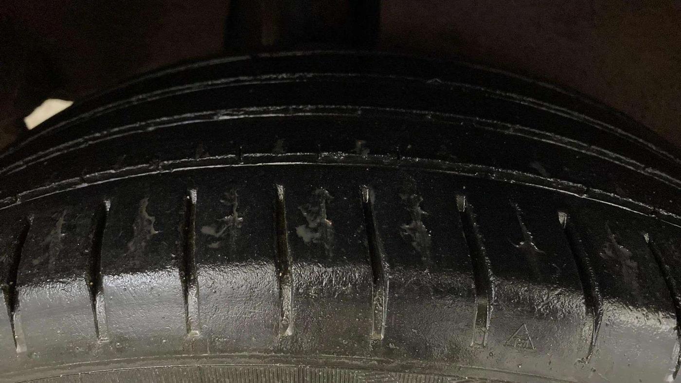 2015 Maruti Baleno ALPHA PETROL 1.2, Petrol, Manual, 79,493 km, Right Rear Tyre Tread