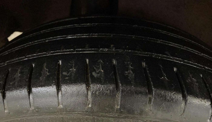 2015 Maruti Baleno ALPHA PETROL 1.2, Petrol, Manual, 79,373 km, Right Rear Tyre Tread