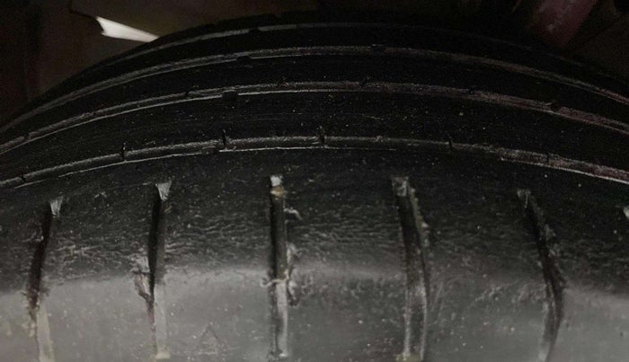 2015 Maruti Baleno ALPHA PETROL 1.2, Petrol, Manual, 79,373 km, Left Front Tyre Tread