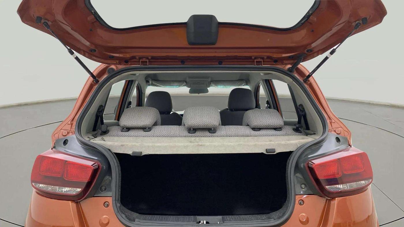2016 Mahindra Kuv100 K8 6 STR, Petrol, Manual, 40,897 km, Boot Open Zoomed View