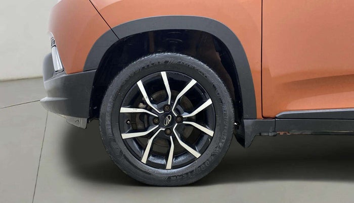 2016 Mahindra Kuv100 K8 6 STR, Petrol, Manual, 40,897 km, Left Front Wheel