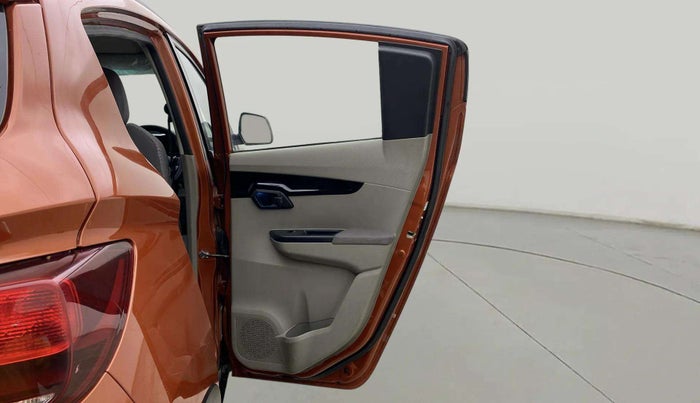2016 Mahindra Kuv100 K8 6 STR, Petrol, Manual, 40,897 km, RHS Rear Door