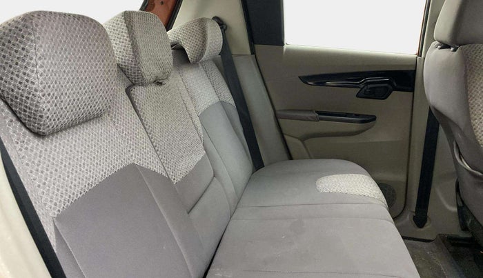 2016 Mahindra Kuv100 K8 6 STR, Petrol, Manual, 40,897 km, Right Side Rear Door Cabin