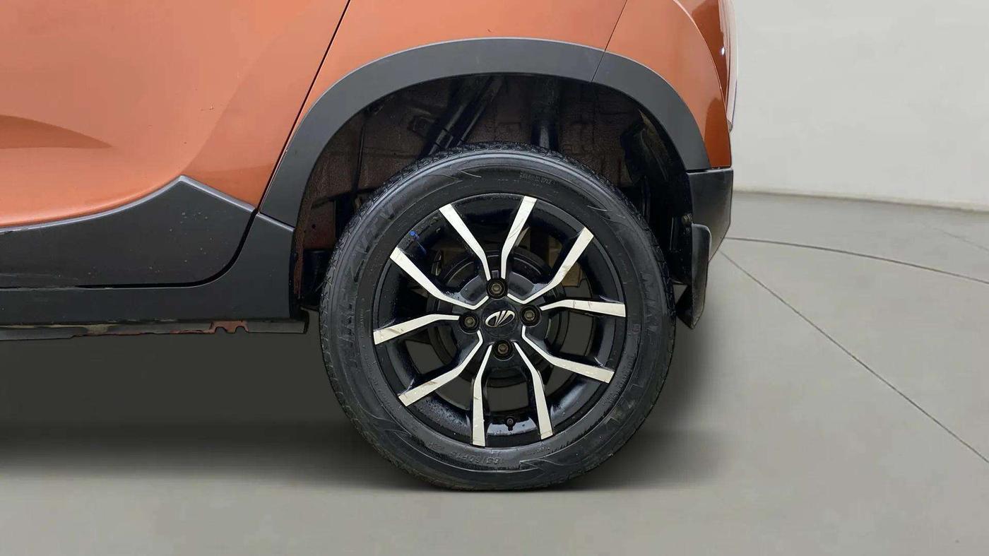 2016 Mahindra Kuv100 K8 6 STR, Petrol, Manual, 40,897 km, Left Rear Wheel