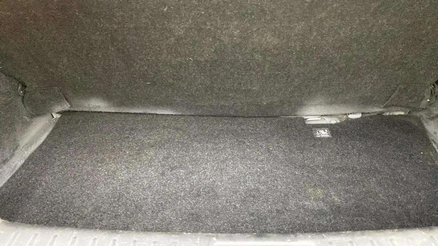 2016 Mahindra Kuv100 K8 6 STR, Petrol, Manual, 40,897 km, Boot Inside