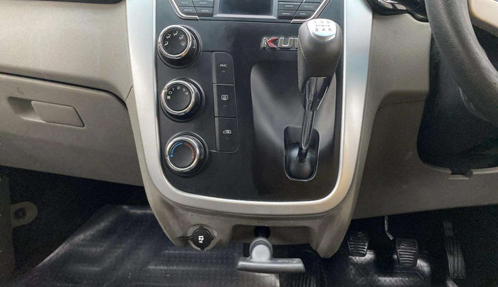 2016 Mahindra Kuv100 K8 6 STR, Petrol, Manual, 40,897 km, Gear Lever